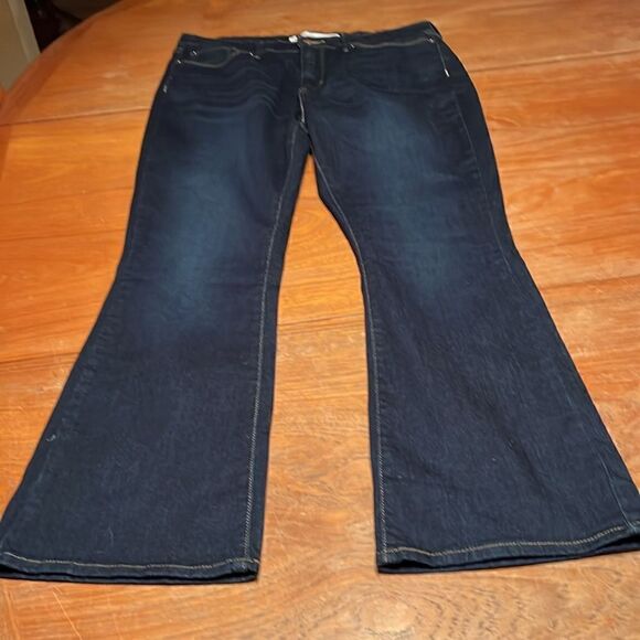 Levi’s Signature Jeans Midrise Bootcut - Picture 4 of 11